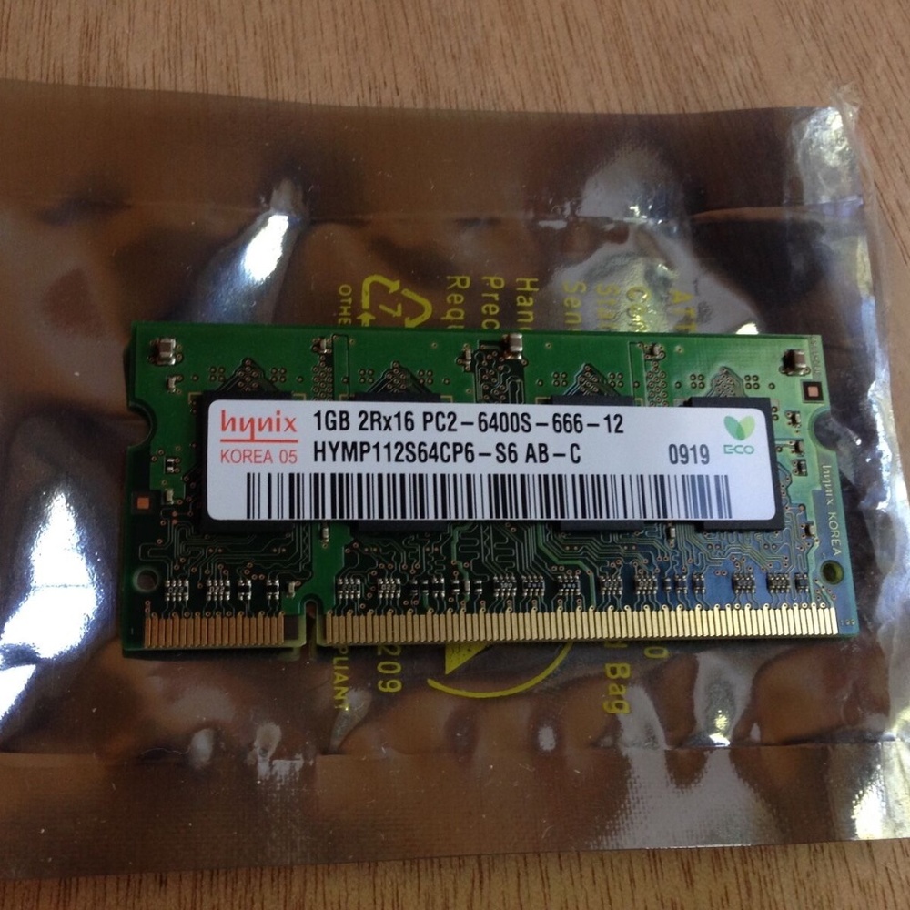 Hynix 1 GB RAM for Asus Eee PC 1005HAB netbook DDR2 SDRAM